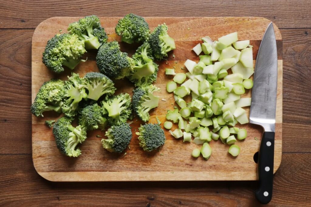 Broccoli and Stilton Soup recipe - step 1