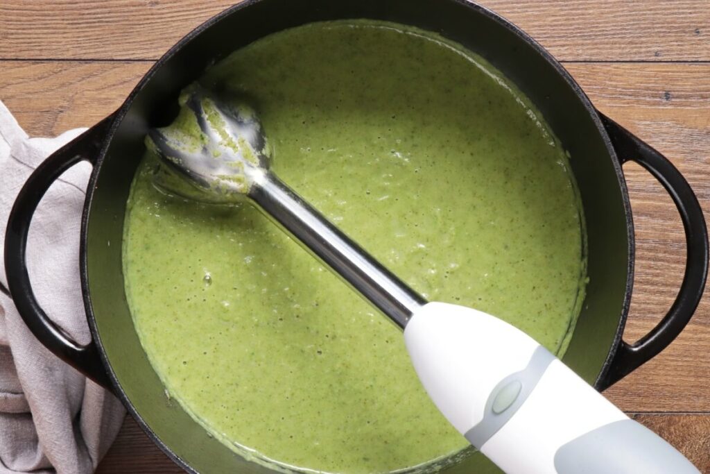 Broccoli and Stilton Soup recipe - step 5