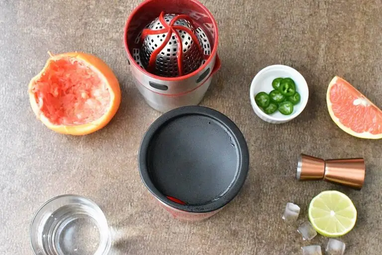 Step 2 - Spicy Grapefruit Paloma