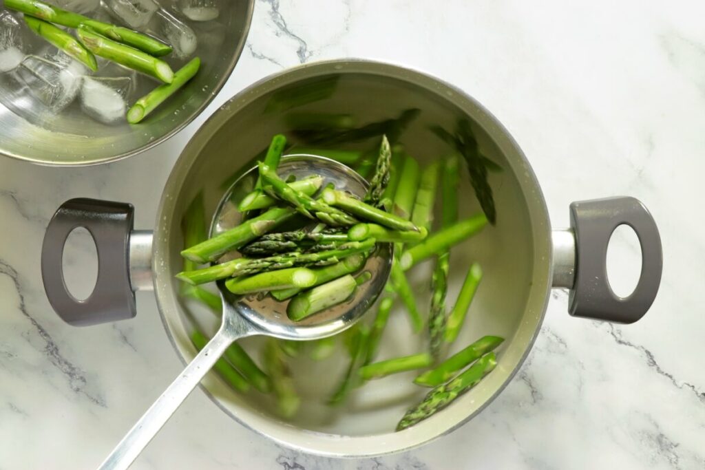 Pea and Asparagus Salad recipe - step 2