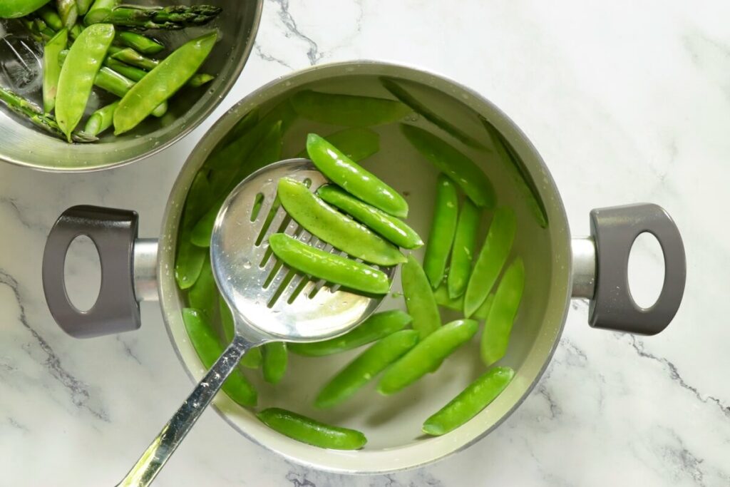 Pea and Asparagus Salad recipe - step 4