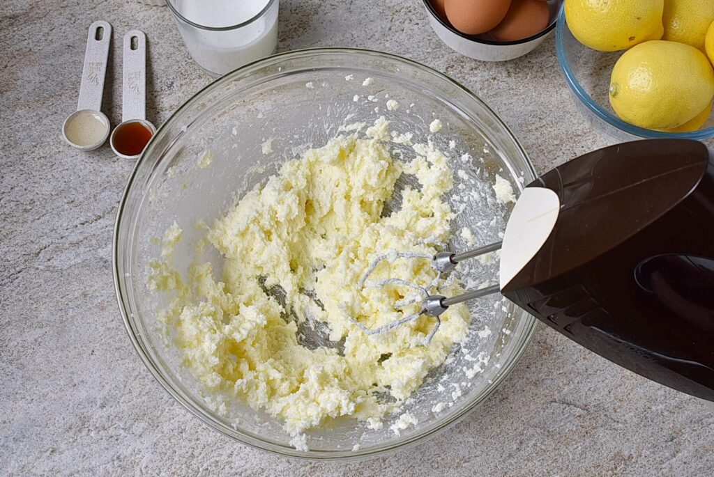 Southern Lemon Pound Cake recipe - step 2