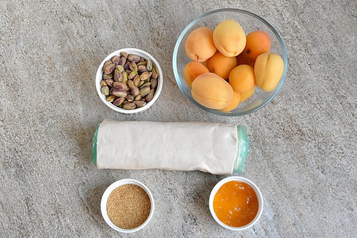 Ingredients for Apricot and Pistachios Tart
