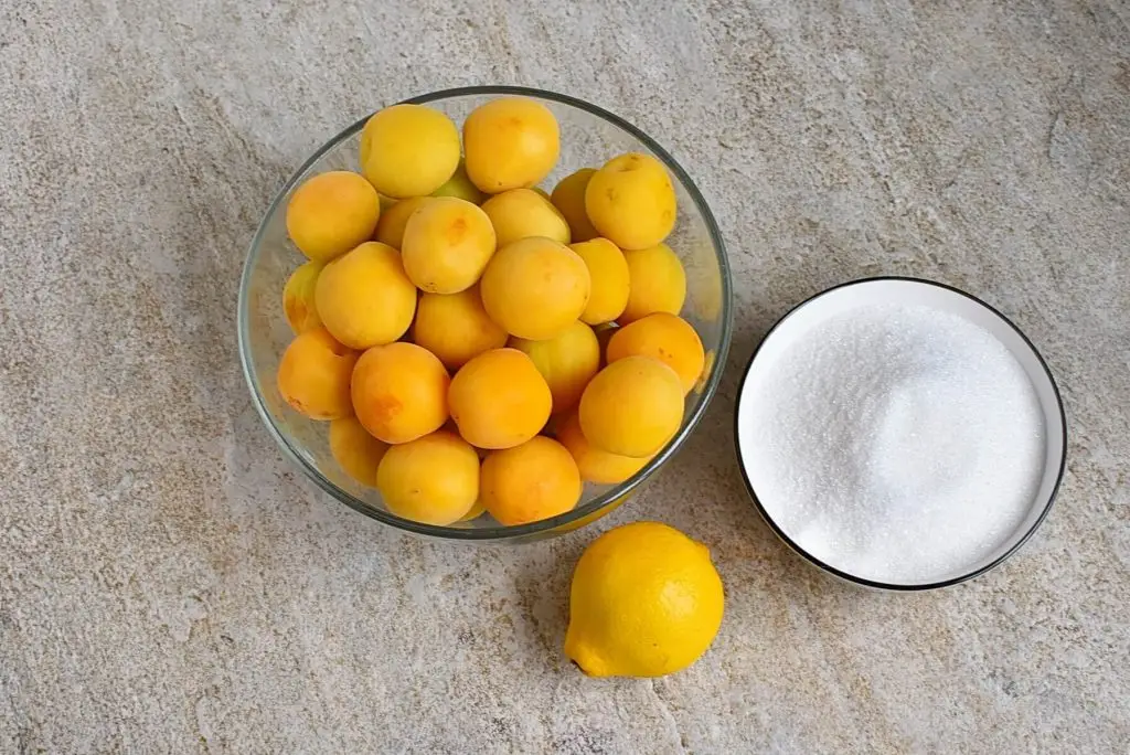 Ingredients for Easy Apricot Jam (Pectin-Free)