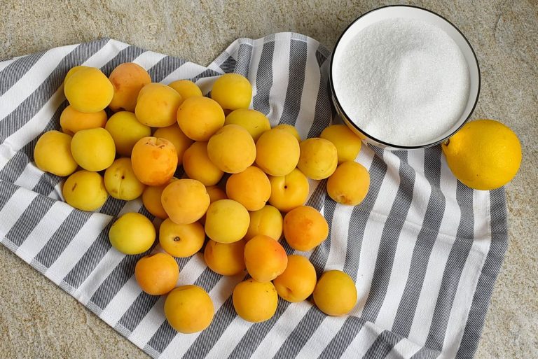 Step 1 - Easy Apricot Jam (Pectin-Free)