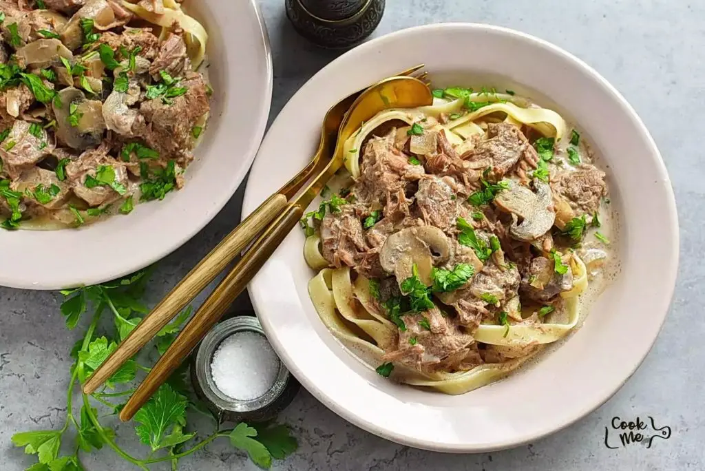 Slow Cooker Beef Stroganoff