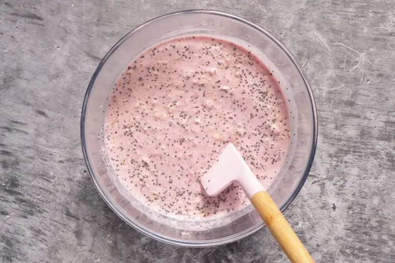 Berry Cheesecake Overnight Oats recipe - step 4
