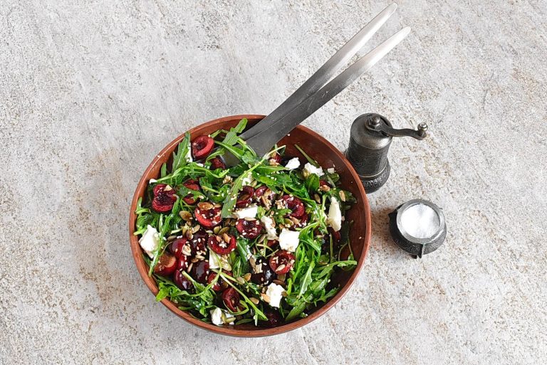 Step 4 - Cherry, Arugula and Goat Cheese Salad