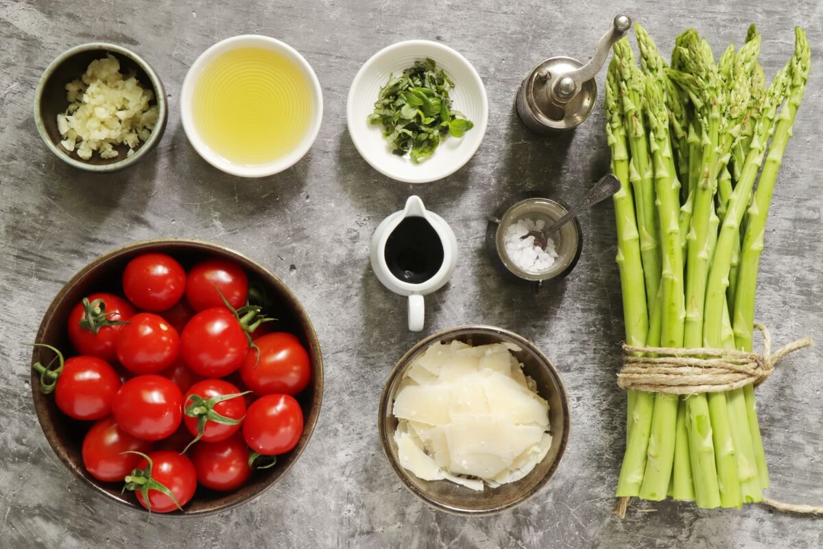 Ingridiens for Parmesan Roasted Asparagus