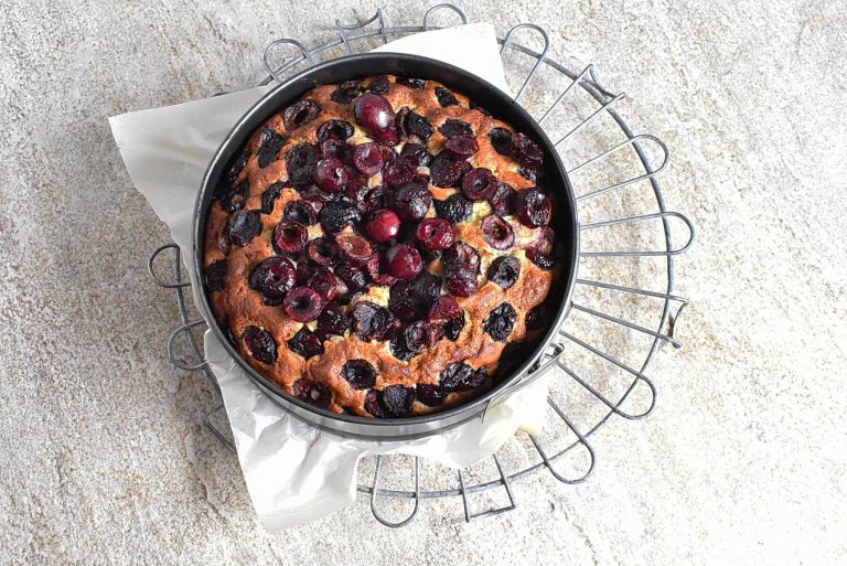 Step 10 - Simple Cherry Cake