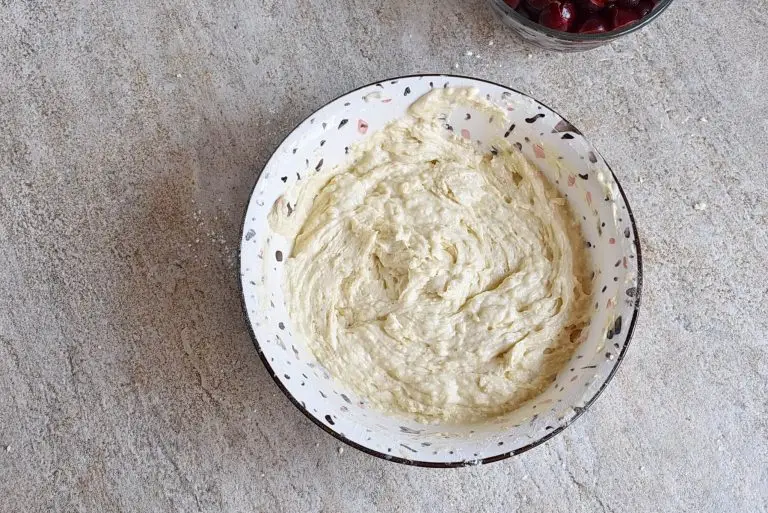 Simple Cherry Cake recipe - step 5
