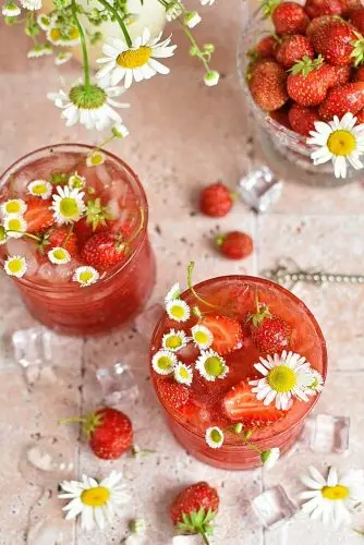 Strawberry Chamomile Paloma