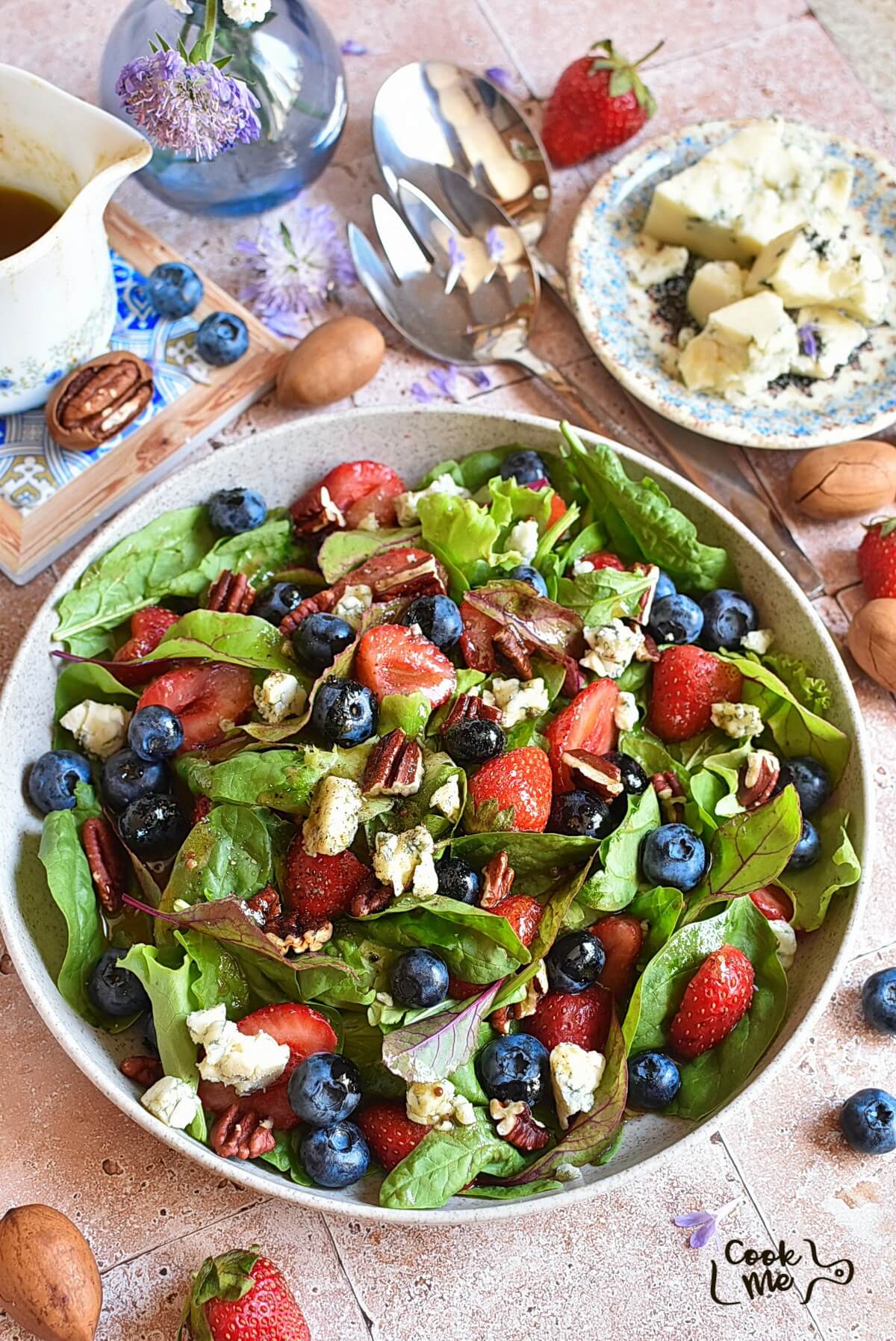 Strawberry and Mixed Green Salad Recipe - Easy Step-by-Step Guide | COOK.ME