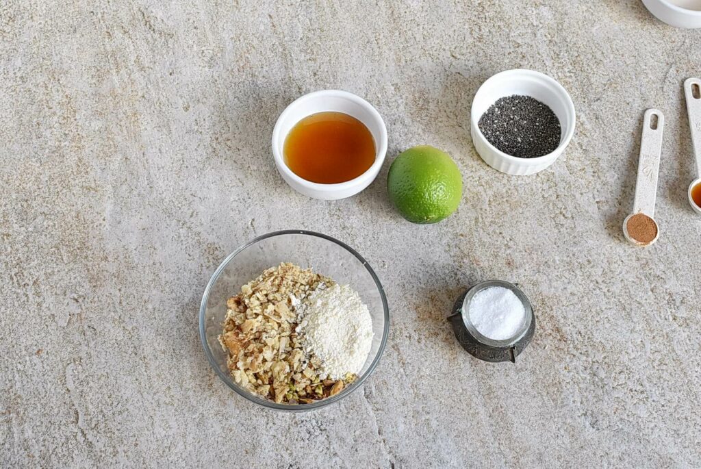 Baklava Overnight Oats recipe - step 1