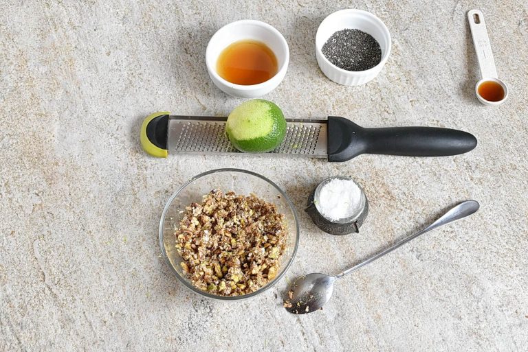 Step 2 - Baklava Overnight Oats