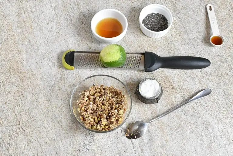 Baklava Overnight Oats recipe - step 2