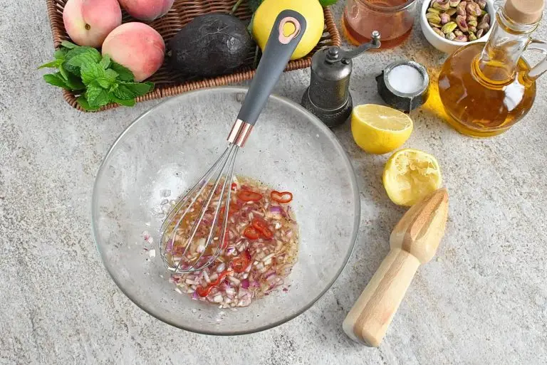Step 1 - Spicy Avocado and Peach Salad