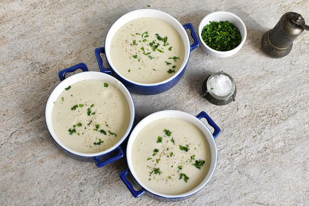 How to serve Vegan Cauliflower Soup