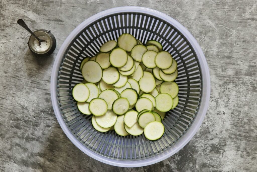 Zucchini Crudo recipe - step 1