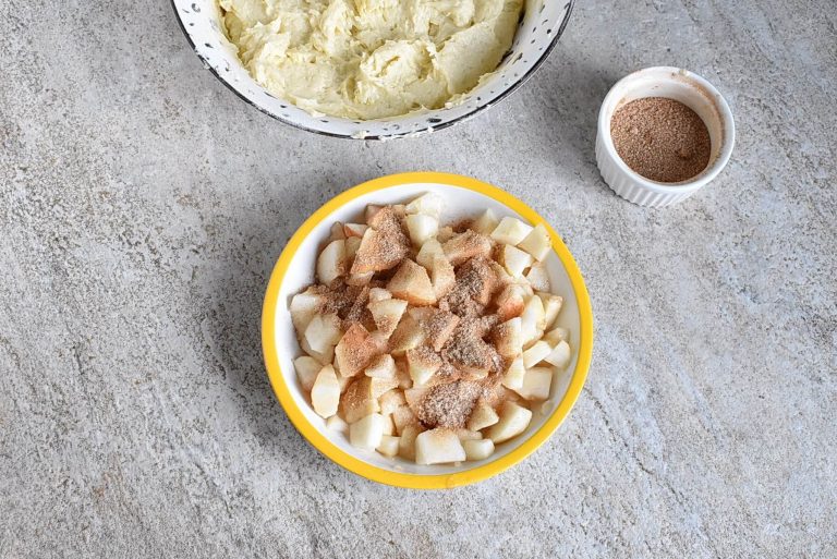 Step 7 - Cinnamon Pear Cake
