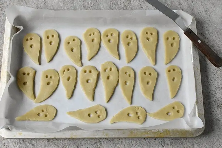 Halloween Ghost Linzer Cookies recipe - step 8