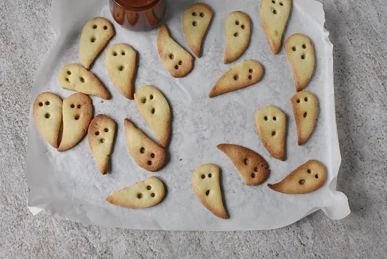 Halloween Ghost Linzer Cookies recipe - step 11