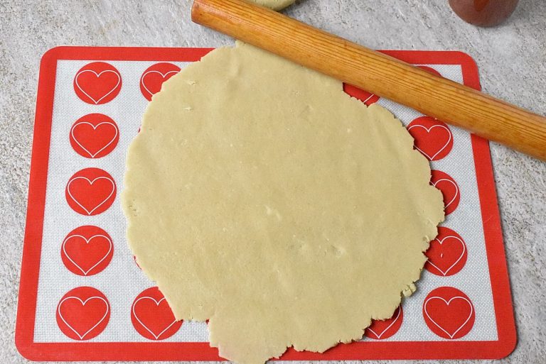 Step 6 - Halloween Ghost Linzer Cookies