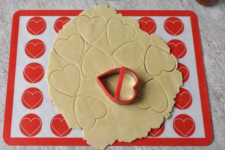 Step 7 - Halloween Ghost Linzer Cookies