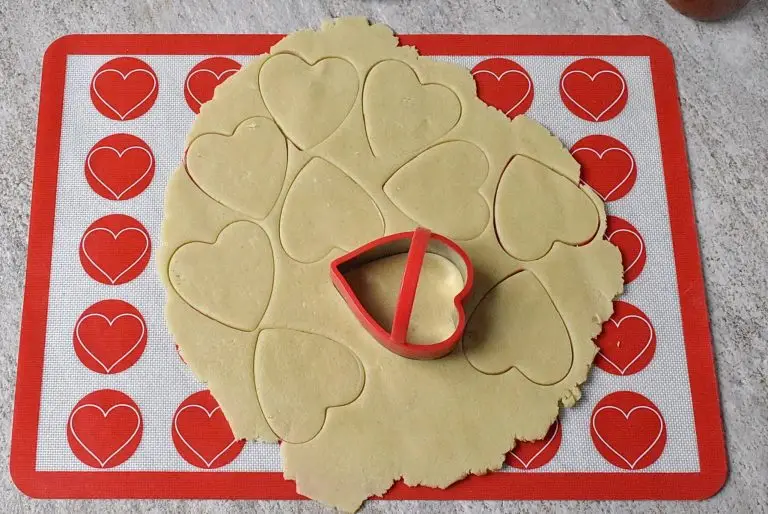 Halloween Ghost Linzer Cookies recipe - step 7