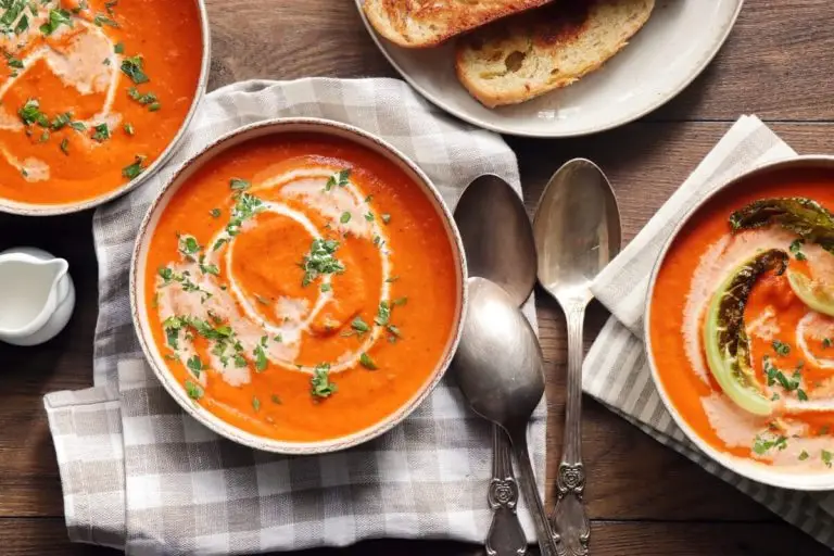 How to serve Vegan Roasted Red Pepper and Cauliflower Soup