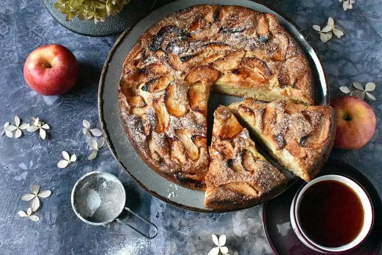 How to serve Apple Cloud Cake