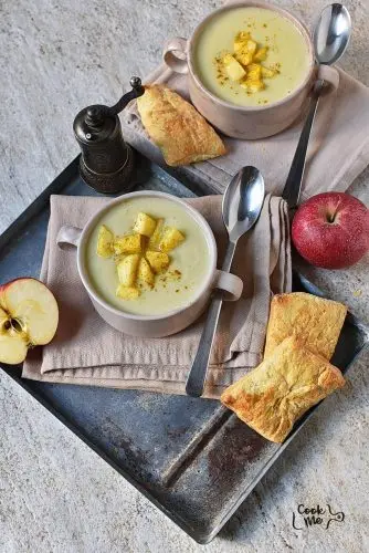 Curried Cauliflower Soup with Apples