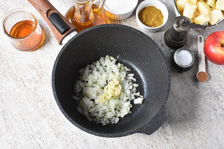 Step 1 - Curried Cauliflower Soup with Apples