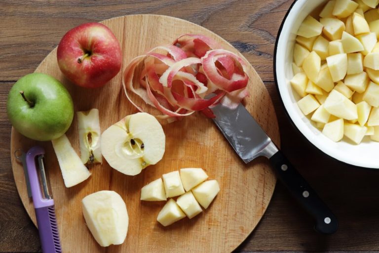 Step 1 - Slow Cooker Applesauce