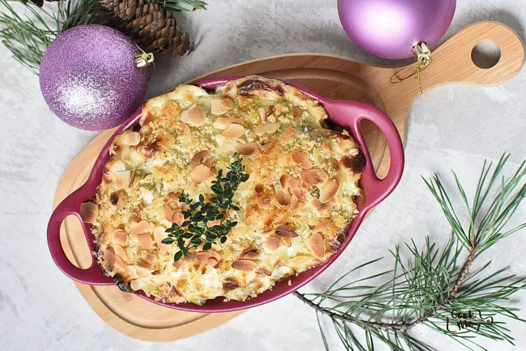Vegan Cauliflower, Leek and Cheese Gratin