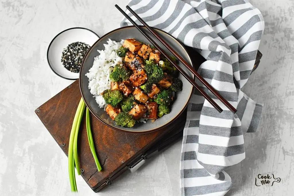 Vegan Tofu Broccoli Stir Fry with Garlic Ginger Sauce