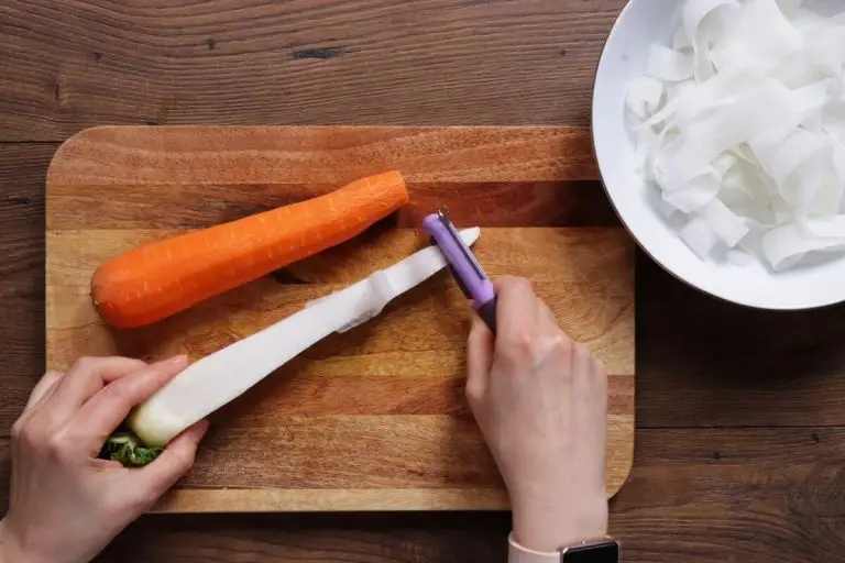 Daikon Carrot Salad with Sesame Ginger Dressing recipe - step 1