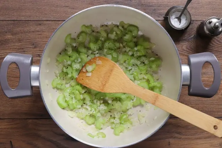 Broccoli Soup with Feta Cheese & White Beans recipe - step 1