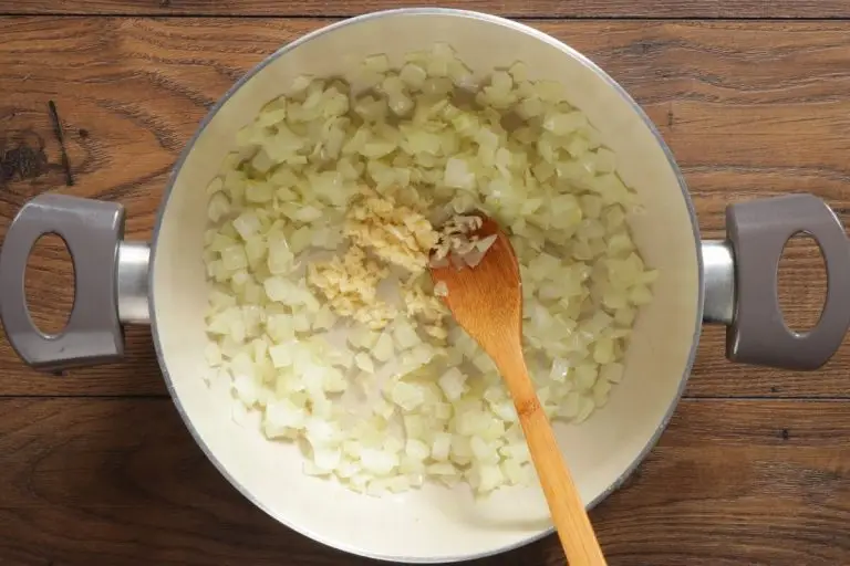 Delicious & Nourishing Chicken and Kale Soup recipe - step 2