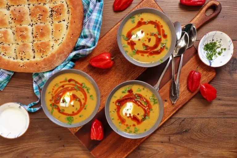 How to serve Mercimek Çorbası – A Traditional Turkish Lentil Soup
