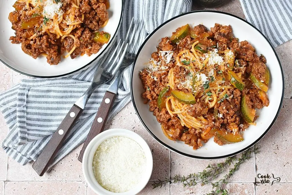 Beef Ragù Spaghetti with Zucchini