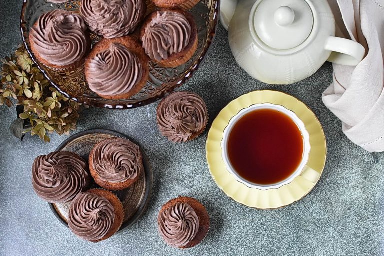 Step 11 - Gluten-Free Banana Cupcakes with Creamy Nutella Frosting