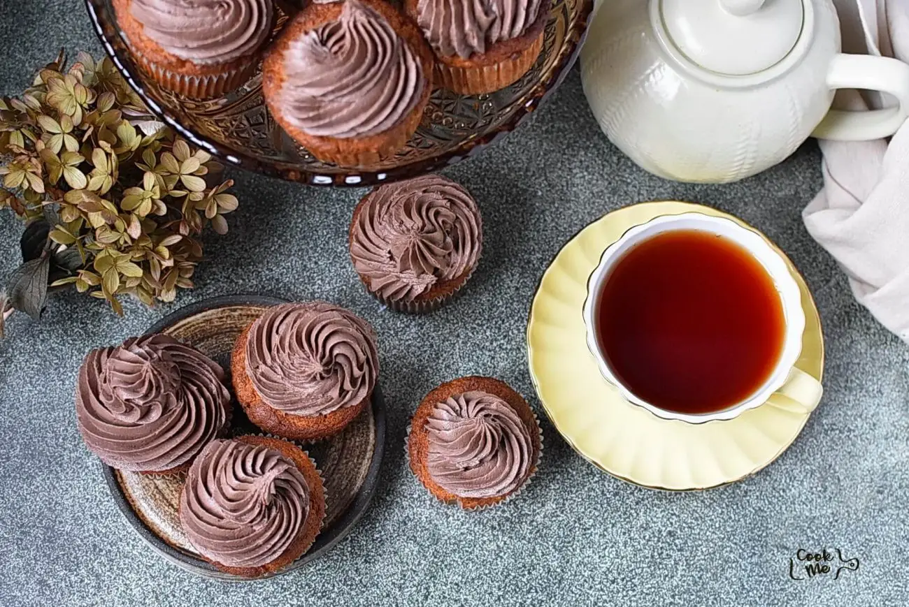 Gluten-Free Banana Cupcakes with Creamy Nutella Frosting