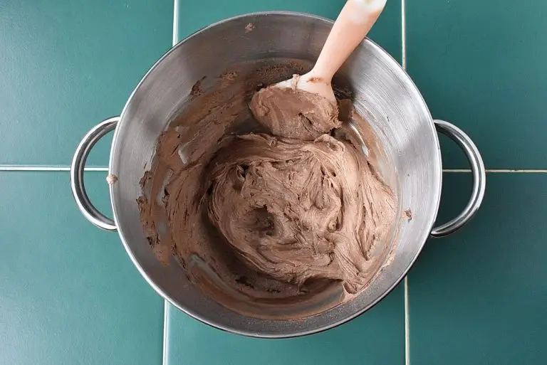 Gluten-Free Banana Cupcakes with Creamy Nutella Frosting recipe - step 9