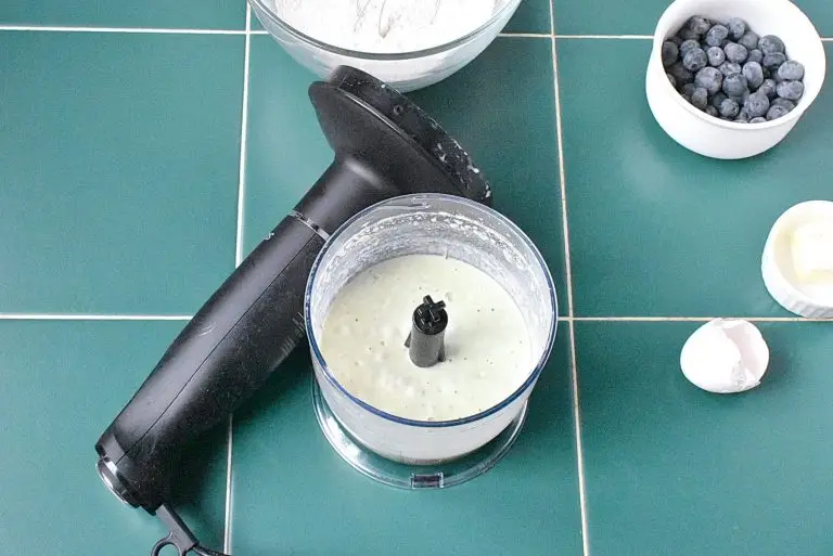 Pancakes with Avocado and Blueberries recipe - step 2