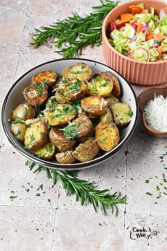 Perfectly Crispy Garlic and Rosemary Potatoes