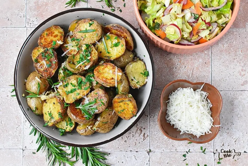 Perfectly Crispy Garlic and Rosemary Potatoes