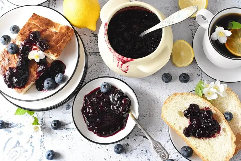 Step 4 - Blueberry Compote