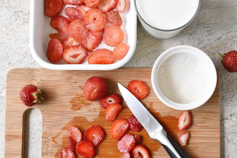 Step 1 - Strawberry Milkshake