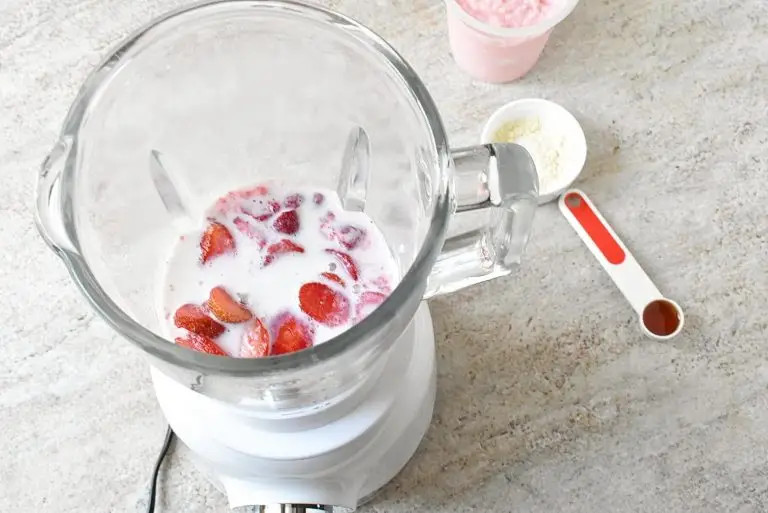 Step 3 - Strawberry Milkshake